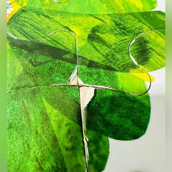 🚦🚦 Bundle 2 puzzles for $12 Mudpuppy 12 pc Puzzle - The Very Hungry Catepillar - Picture 5 of 9